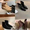 Opciones de dos alturas del mismo estilo de Mom Uva: botines cortos de mujer de punta cuadrada con cremallera trasera, ajustados, de altura interna 5 cm, hasta la mitad de la pantorrilla