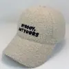 Nueva Gorra de Béisbol de Lana de Cordero Bordada con Letra Otoño e Invierno Engrosada Cálida Estilo Pareja Gorra de Pico Moda Coreana Versátil