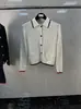 TB alta calidad Directo de Fábrica Textura de Niña Borde Hueco Solapa de Contraste Cárdigan Corto Moda Todo-partido