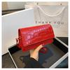 Bolsa Pequena Moda Pura Feminina 2023 Nova Combinação Total Cor Sólida Crocodilo Ombro Transversal Couro Envernizado Simples Bolsa Feminina