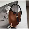 2025 Nuevo Bolso Bandolera Cubo de Gamuza Otoño e Invierno Moda para Mujer Bolso de Hombro de Gama Alta Lujo Accesible Bolso Cruzado de Nicho