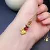 Anillo con Colgante de Pez Dorado Pequeño de Plata de Ley Incrustado con Granate Natural Color Vino Tinto Apertura Ajustable Regalo de Cumpleaños para Niñas