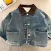 Chaqueta Infantil 2026 Otoño Nuevo Estilo Niños Niñas Elegante Chaqueta de Mezclilla Bebé Niño Pequeño Casual Patchwork Cuero Superior Moderno