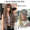 Peluca Larga de Cruzar la Frontera para Mujer, Marrón con Mechas Grises, Cabello Ondulado con Flequillo, Peluca de Fibra Sintética Resistente al Calor, 34 Pulgadas