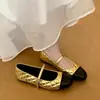 Sapatos de Salto Único Redondos Elegantes Estilo Chanel com Blocos de Cor e Fundo Plano para Mulheres, Novos Sapatos Mary Jane Prateados Retrô Franceses 2026