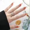 Anel Aberto com Design de Nicho Interessante Feito de Aço Inoxidável, Anel para Dedo Indicador com um Toque de Luxo Leve, Moderno e Fashion, Acessório Versátil Estilo Coreano