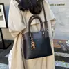 Bolsa tote patchwork retrô, novo design 2026, estilosa e atraente, adequada para o dia a dia, bolsa transversal pequena e da moda para mulheres
