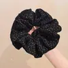 Scrunchie de Quatro Camadas em Cores Escuras de Outono com Elástico de Prender Coque com Trava de Borda, Acessório de Cabelo Versátil e Fashion