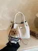 Bolso de Diseño de Nicho de Gama Alta para Mujer 2026 Nueva Moda Versátil Bolso Cruzado para Viajar Bolso de Mano Retro Bolso Cubo
