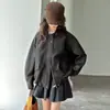 Jaqueta de Couro PU com Gola Alta Nova Outono 2026 para Meninas Jaqueta de Couro Versátil Solta Moda Chic Top para Meninas Baixas