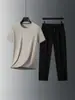 Conjunto Informal Deportivo de Dos Piezas para Hombre de Verano 2026 de Alta Calidad, Camiseta de Manga Corta con Cuello Redondo, Pantalones de Seda de Hielo, Color Sólido para Edad Media