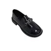 Zapatos de cuero casuales versátiles para mujer, moda popular otoño 2026, zapatos de charol de un solo color, mocasines estilo británico de suela suave