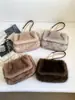 Bolso tote de felpa de alta calidad con correa de cadena para mujer, nuevo bolso de hombro de moda 2026, versátil para ir al trabajo, se puede llevar como bolso cruzado o de axila
