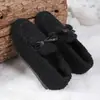 Zapatillas peludas de suela gruesa de venta caliente para mujer 2026, para usar en exteriores, con lazo, forradas de felpa para abrigar, calidad de exportación, cómodas zapatillas de algodón de suela suave y punta cerrada