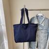 Bolso de Gran Capacidad de Color Sólido Versátil 2025 Nuevo Commuter Casual Hombro Ins Bandolera Tote Clase
