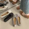 Sapatos de salto baixo estilo francês, bico fino, coleção nova 2026, estampa de bolinhas, sola macia, com laço e salto oculto, estilo Mary Jane, para mulheres