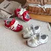 Tênis Esportivo Feminino 2026 Primavera/Outono Novo Estilo Estilo Ballet Infantil Tênis de Treino Alemão Solado Macio Meninas Cadarço Laço Sapatos Individuais