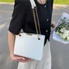 Bolsa Grande Casual Cor Sólida com Corrente, Nova Moda 2023, Ombro Único ou Transversal para Mulheres