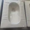 Suministros del Fabricante Inodoro de Sentadilla, Inodoro de Sentadilla Cerámico para Dormitorio Escolar con Posición de Hoyo Inodoro de Sentadilla
