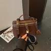 Bolso de mano pequeño minimalista estilo coreano transfronterizo para mujer, nuevo bolso cruzado versátil de moda 2026, bolso cuadrado pequeño tipo caja tote retro