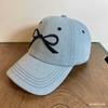 Sombrero femenino Corea del Sur diseño de color en contraste Rojo neto dulce todo-fósforo gorra de béisbol bordada con lazo estilo coreano gorra con visera de copa suave