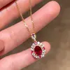 Anillo Elegante de Lujo Ligero Huevo de Paloma Rubí Rosa Set de Collar Colgante de Corindón Rojo de Alta Gama Caballero Jedi para Mujer