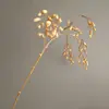 Galhos de frutas artificiais de borracha macia, crisântemo e margarida de chão. Fornecimento transfronteiriço para decoração de casa, quartos modelo, hotéis, casamentos e decorações em estilo wabi-sabi