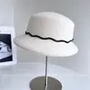 Sombrero de Bombín de Lana Estilo Francés con Decoración de Pedrería para Mujer, Nuevo Elegante Versátil Sombrero de Bombín de Invierno con un Sombrero Sofisticado Elegante