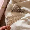 Nuevo Pasador de Pelo de Lunares y Cuadros Otoño/Invierno 2026 con Atmósfera Vintage para Peinados Semi-Recogidos en la Parte Trasera de la Cabeza