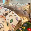 Conjunto de Roupa de Cama de Lã de Leite Desenho Animado 2026 Novo Dormitório Estudantil Conjunto de Três Peças com Fronha e Lençol com Fronha de Lã Coral Dupla Face