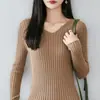 Camiseta básica de punto de manga larga de algodón puro para mujer, suéter de cuello en V, corte ajustado, adecuada para usar como prenda exterior o para capas, nuevo top de punto