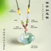 Nuevo Collar con Colgante de Perla y Ágata Estilo Chino Natural Tianshan Verde Lujo Ligero para Mujer Colgante de Collar de Seda Dorada Jade Ruyi Lock