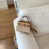 Bolso Cruzado Transfronterizo para Mujer 2026 Modelo Nuevo Moda de Gama Alta Bolso de Mano Versátil Tendencia de Nicho Bolso de Hombro Único Kelly