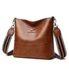Bolsa Saco Feminina 2023 Nova Bolsa de Ombro Transversal Feminina de Couro Macio Simples Versátil Bolsa de Grande Capacidade para Meia-Idade e Idosos Tendência