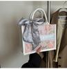 Bolsa Sense de Alta Qualidade Pequena Crowdsourcing Feminina 2025 Outono e Inverno Nova Moda Bolsa de Ombro Feminina Moda Ins Versátil Bolsa de Mão