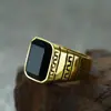 Nuevo anillo de gemas con patrón de la Gran Muralla retro transfronterizo europeo y americano para hombre, personalidad de Instagram, callejero, hip hop, punk, anillo de acero de titanio