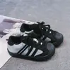 Zapatos Deportivos de Moda para Niños 2026 Primavera/Otoño Estilo Nuevo Zapatos Cortez con Puntera de Concha para Niños Zapatos Casuales Antideslizantes de Suela Suave para Niñas
