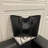 Bolsa Tote de Nicho para Mulheres, Nova Bolsa de Ombro Versátil da Moda, Bolsa Casual de Grande Capacidade para Trabalho e Deslocamento