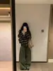 Sudadera retro a rayas estilo americano para mujer, nueva colección otoño 2026, diseño casual estilo coreano con colores contrastantes y un cárdigan con cremallera