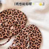 Chanclas de moda con estampado de leopardo para mujer, nuevas sandalias de dedo planas antideslizantes para la playa, casuales de verano