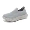 Comercio Exterior Venta Caliente Temu Zapatos de Deslizamiento Rápido para Pareja Ligeros Suaves Elásticos de un Solo Paso Zapatos Casuales para Caminar Punta Ancha Malla Zapatos Deportivos