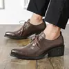 Zapatos Derby de tacón alto con punta cuadrada para hombre, Zapatos de mago vintage desgastados de suela gruesa para aumentar la altura, Zapatos de cuero con cordones de tacón grueso estilo británico