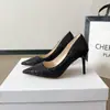 Sapatos de casamento na cor champanhe para mulheres, novo modelo 2026, vestido de noiva estilo chinês Xiuhe, sapatos de noiva de uso duplo, saltos agulha deslumbrantes, sapatos de cristal para o dia a dia