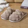 Pantuflas de felpa transfronterizas para mujer, invierno, exterior, interior, suela gruesa, hogar, esponjosas, algodón posparto