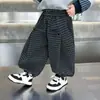 Pantalones de Tres Botones para Niños Primavera y Otoño 2026 Nuevo Estilo Coreano Pantalones Casuales Elegantes Modernos para Niños Pantalones Largos para Bebé