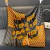 Bufanda de Seda de Nuevo Estilo para Mujer, Moderna y Versátil, Pañuelo Cuadrado de 70 cm, Bufanda para el Cuello Estilo Coreano, Pañuelo Retro para Primavera y Otoño, Pañuelo para la Cabeza