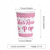 A nova linha de artigos de festa para chá de bebê com tema de cola da Amazon inclui pratos de papel, copos de papel, guardanapos de papel, faixas e bandeirinhas.