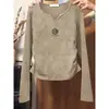 Camiseta de mujer de algodón puro con cuello en V, manga larga, diseño único, pliegues laterales, ceñida a la cintura, corte ajustado, color caqui, top de otoño