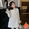Vestido de Inverno para Meninas 2026 Novo Estiloso Aconchegante Quente Conjunto de Vestido Estilo Pequeno Chanel com Laço para Crianças