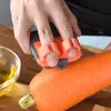 Descascador de Dedo em Aço Inoxidável Criativo Planeador de Melão para Dois Dedos Raspador Multifuncional Doméstico Descascador Portátil Planeador de Frutas